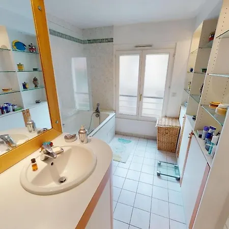 Marais Two Bedroom Haven Apartment Paris