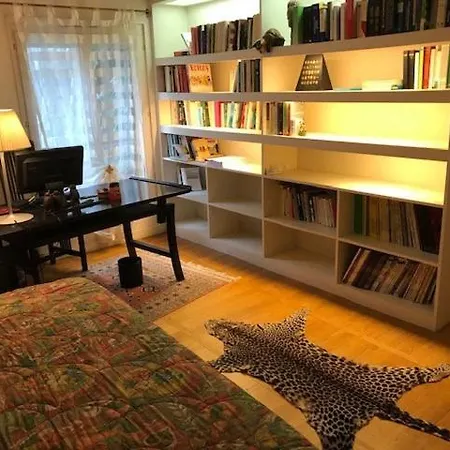 Marais Two Bedroom Haven Apartment